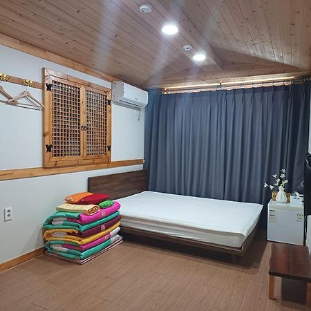 The Jeongga Vandrarhem Jeonju Exteriör bild