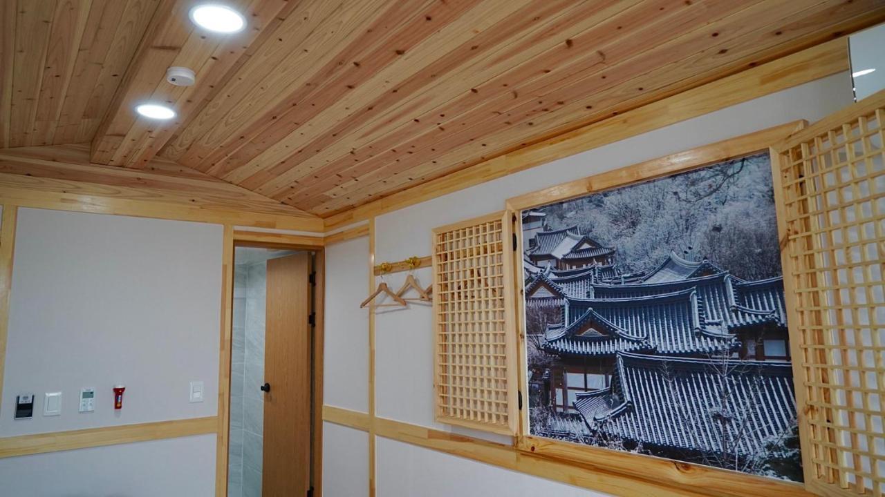 The Jeongga Vandrarhem Jeonju Exteriör bild